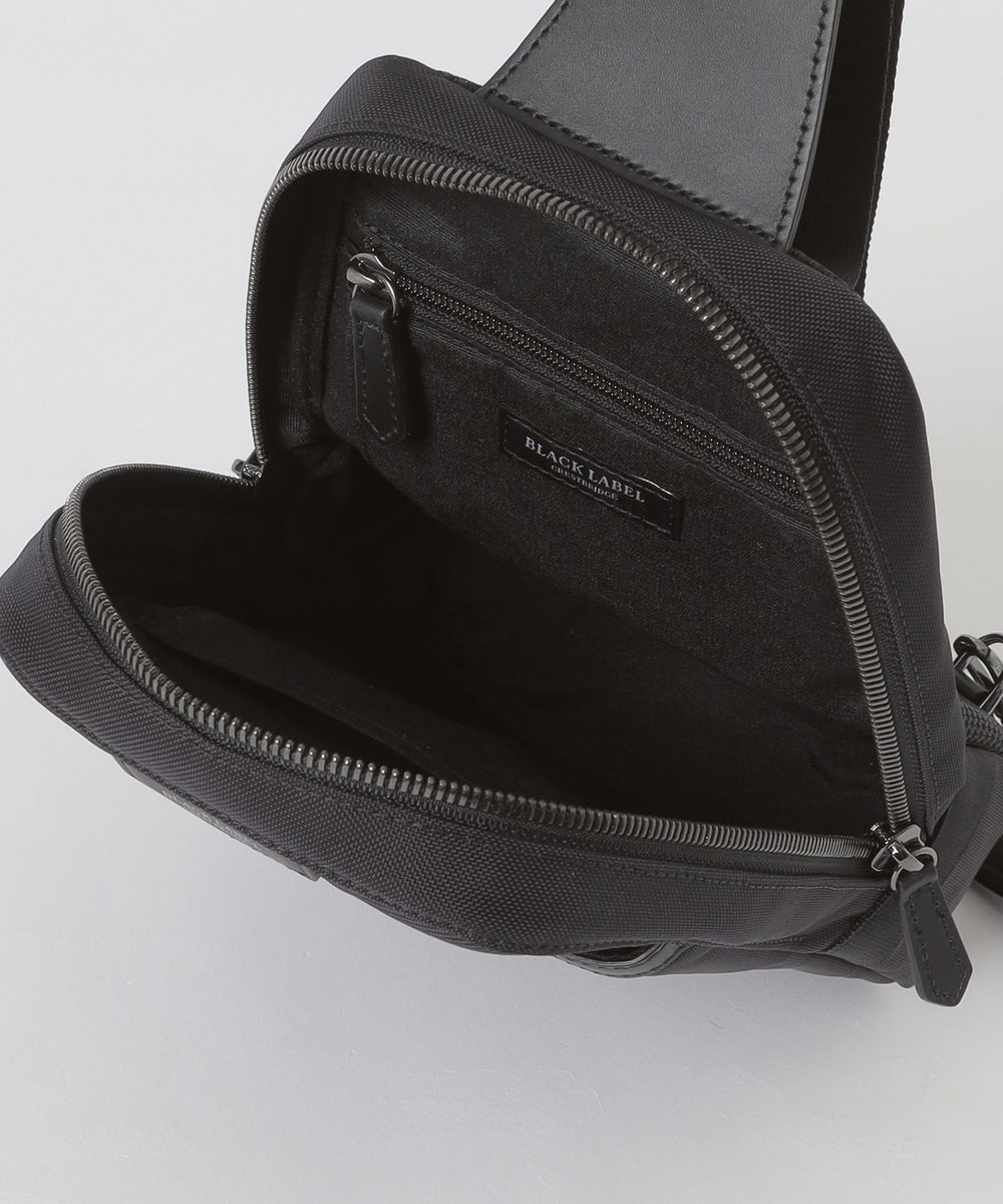 ☆美品☆BLACK LABEL CRESTBRIDGE☆ボディーバッグ 黒 シャドークレストブリッジチェックボディバッグ（バッグ