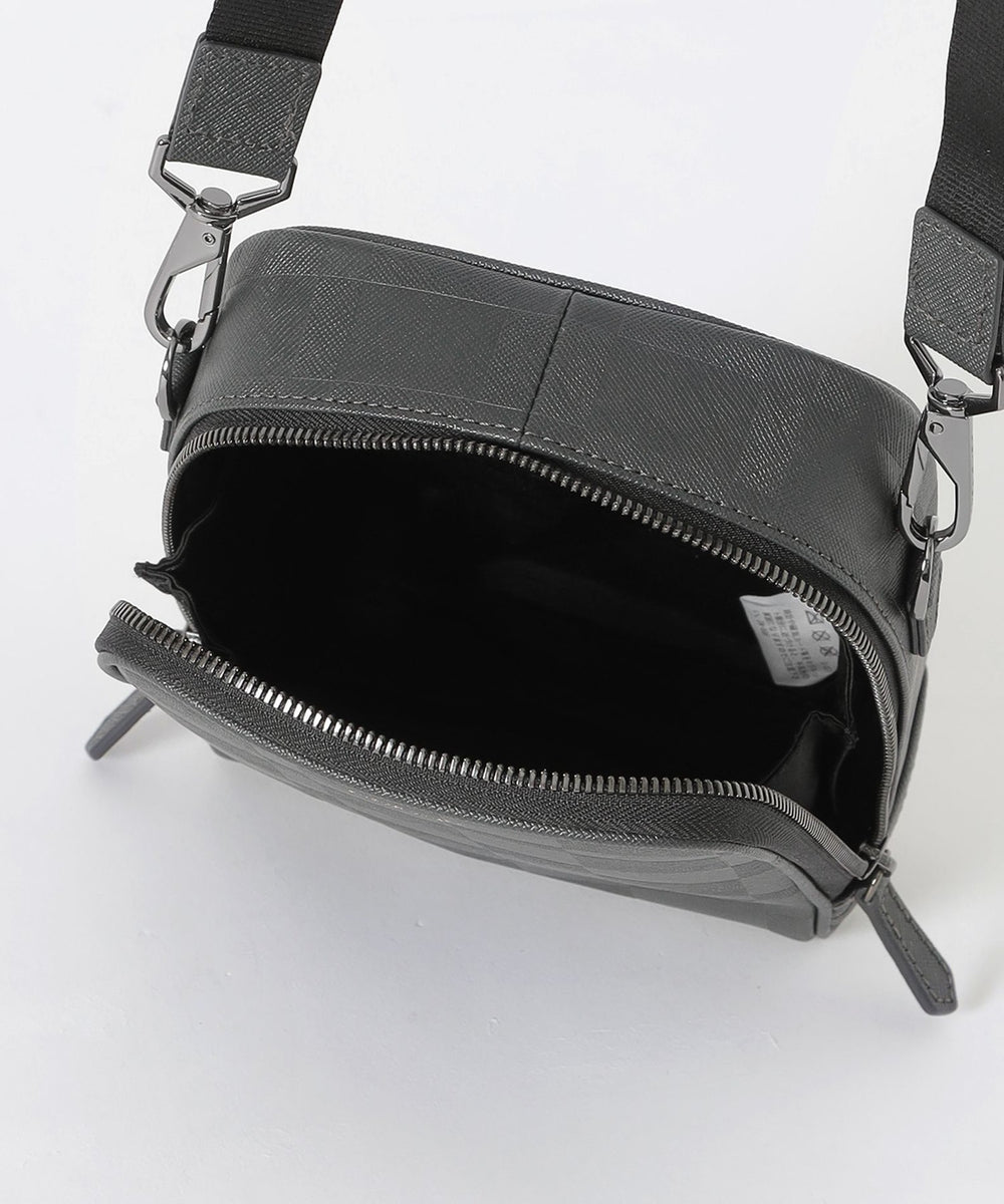 エンボスチェックミニクロスボディバッグ エンボスチェックミニクロスボディバッグ（バッグ）｜BLACK LABEL