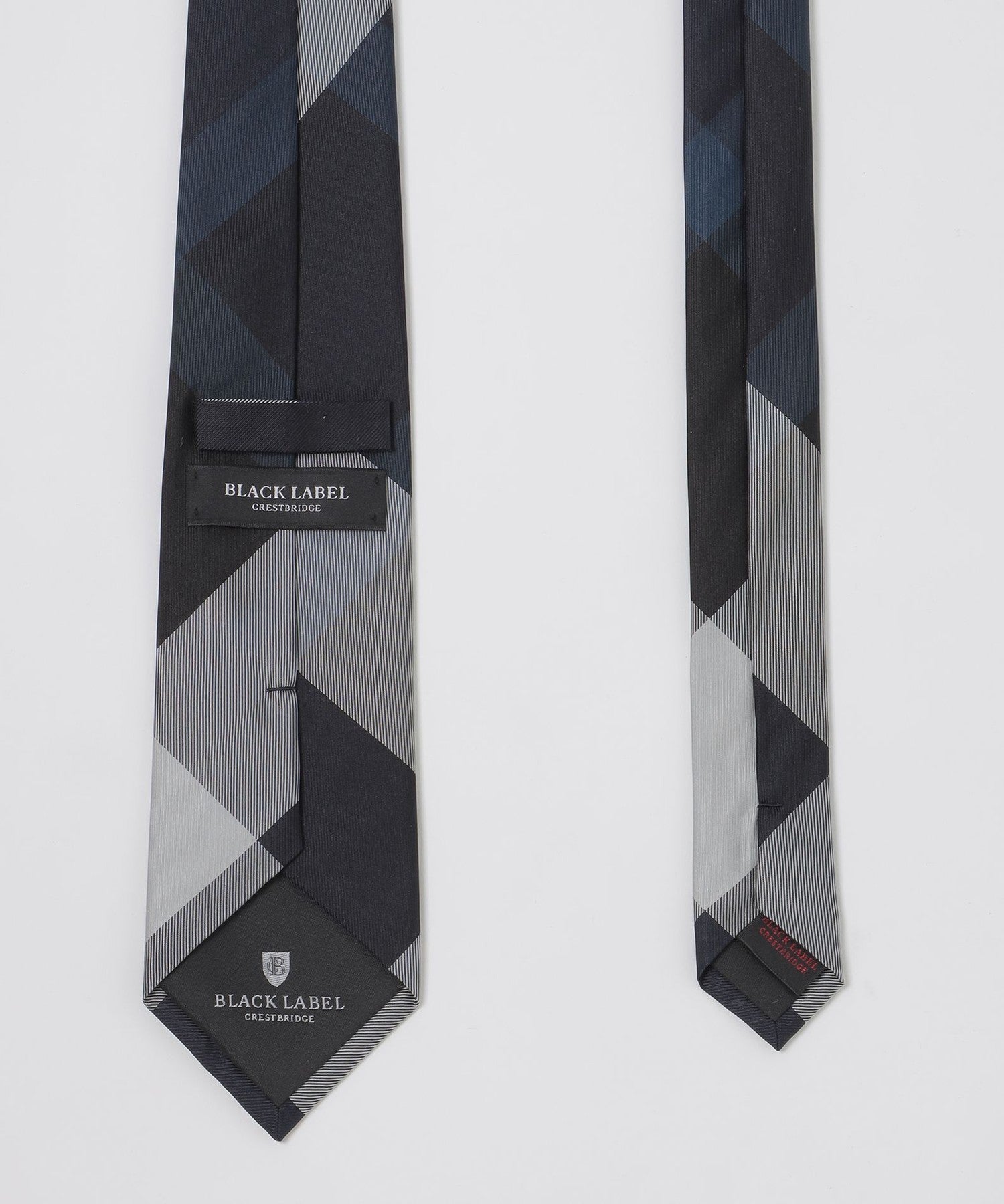 1411-5181573228__A,28,