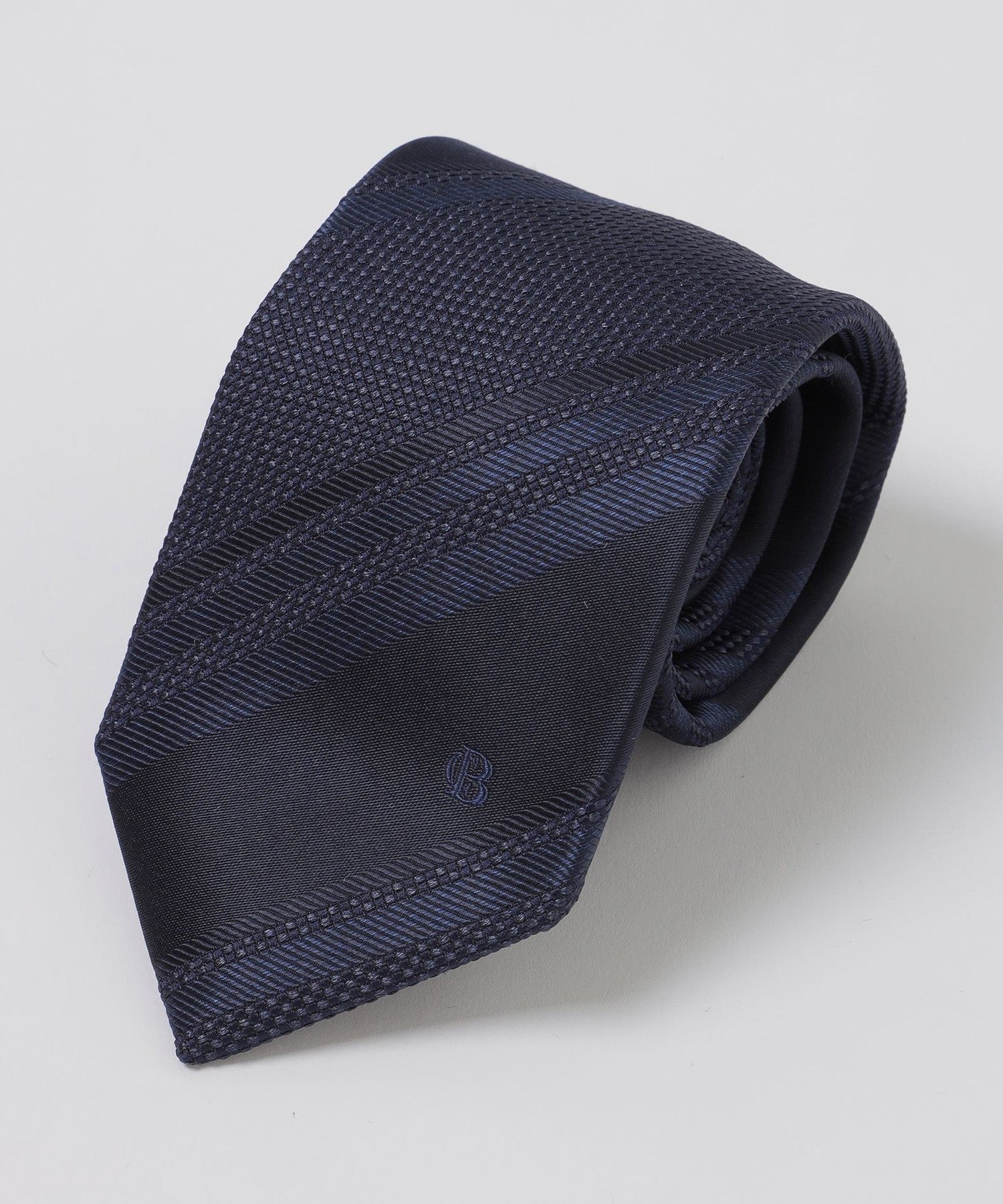 1411-5182574028__B,28,