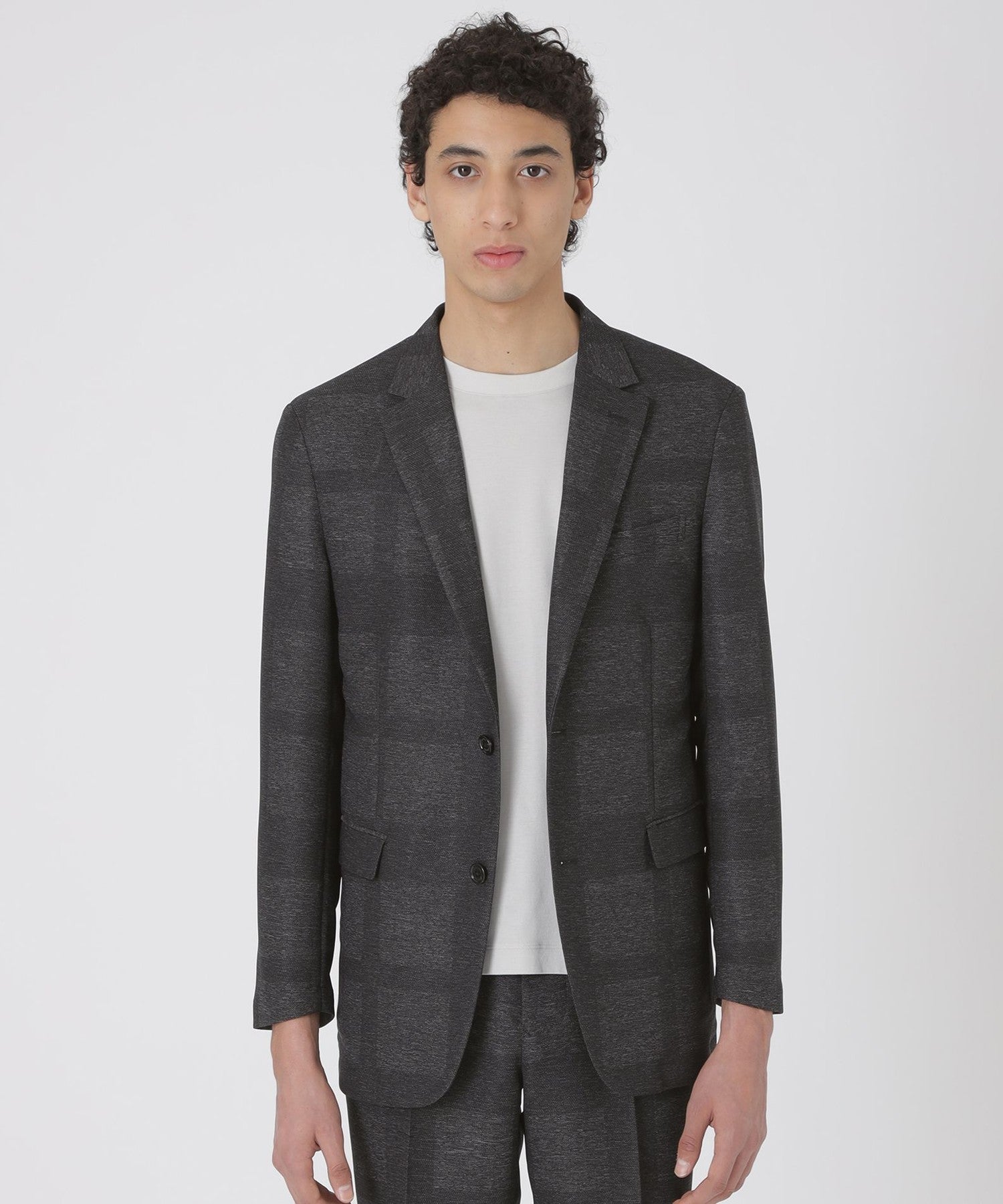 1411-51E1372308__A,08,