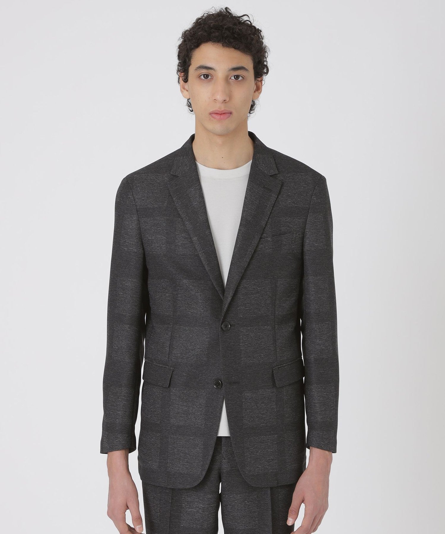 1411-51E1372308__C,08,