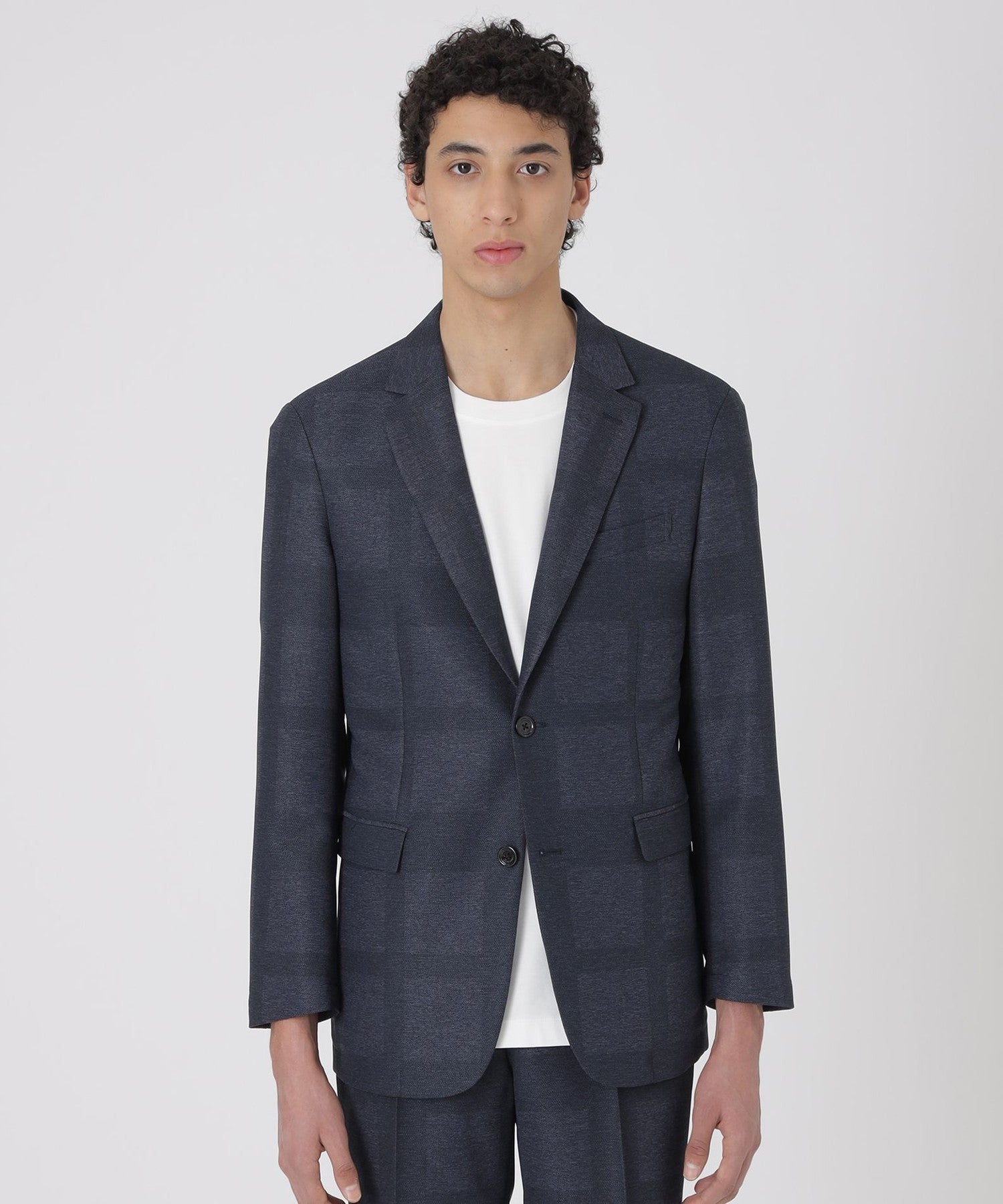 1411-51E1372328__B,28,