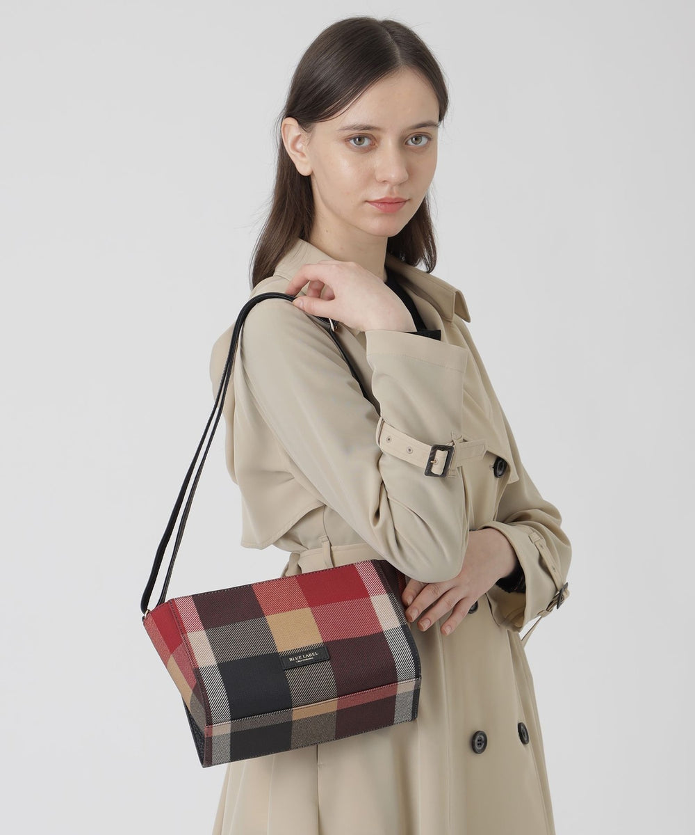 ブルーレーベル クレストブリッジ リボン ショルダーバッグ BLUE LABEL CRESTBRIDGE（ブルーレーベルクレストブリッジ）の