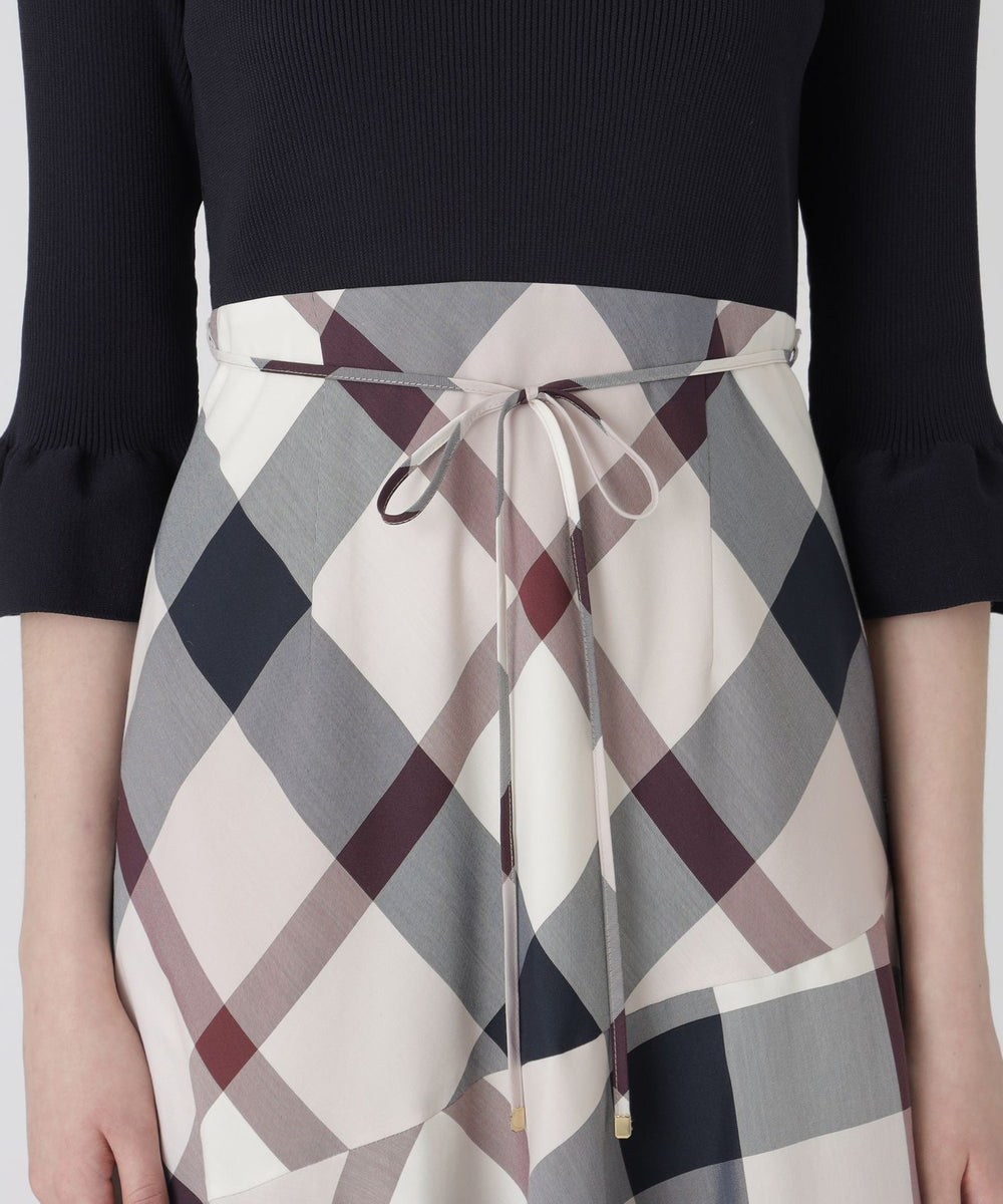 Burberry ブルーレーベルクレストブリッジ カットソーサイドチェック 38 秋じたくにぴったりな新作ドレス｜BLUE LABEL CRESTBRIDGE(ブルー